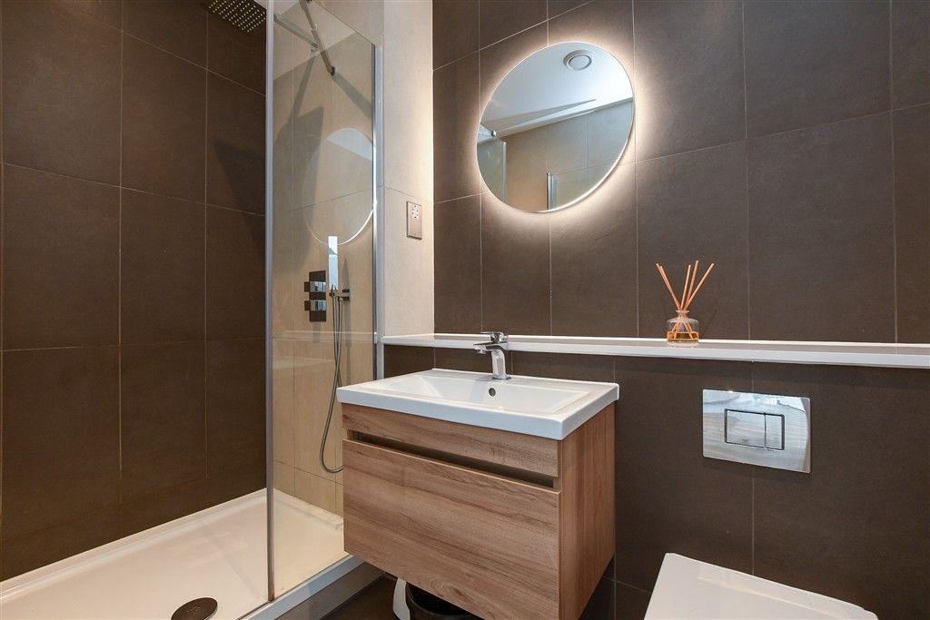 Property photo 3 of 8 Shower Room