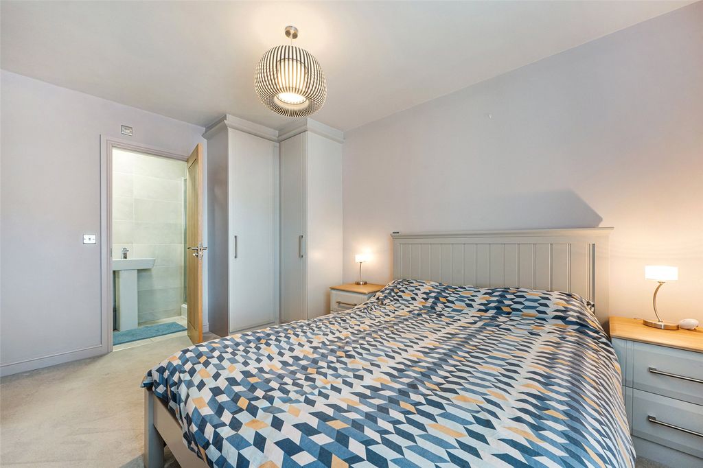 Additional image 8 of 3 bed flat to rentHeritage Court, Lower Bridge Street, Chester, Cheshire CH1