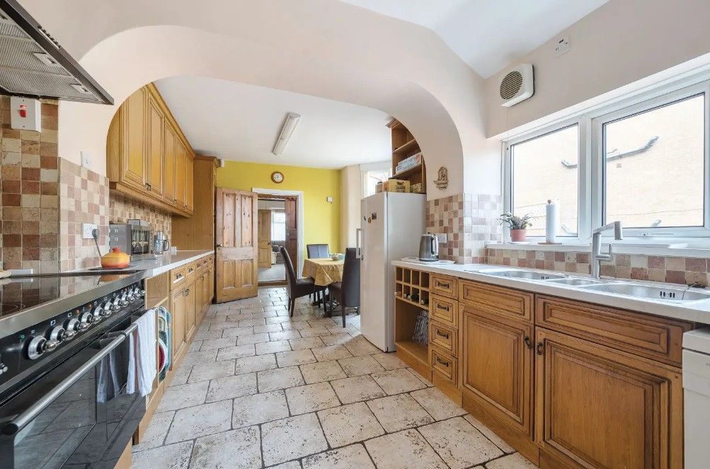 Property photo 3 of 13