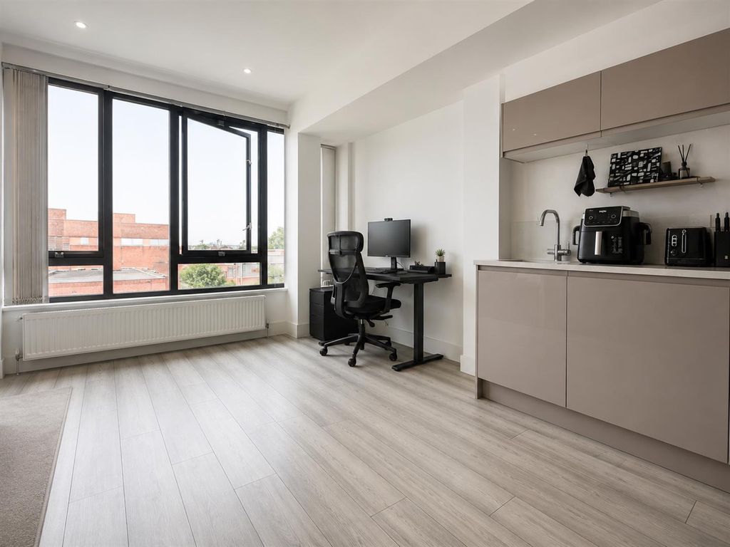 Property photo 2 of 5 Coopers Estate Agents