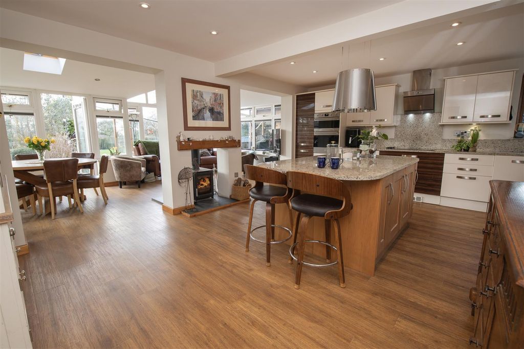 Property photo 2 of 66 Img_3623.Jpeg