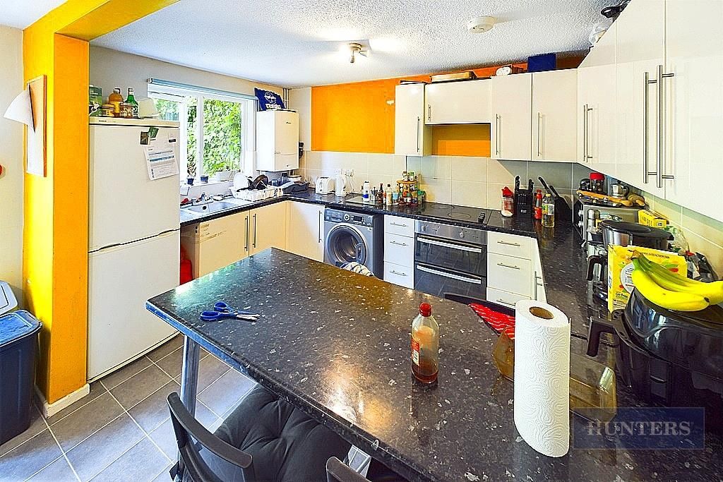 Property photo 2 of 9 Cam01635G0-Pr0192-Still006.Jpg