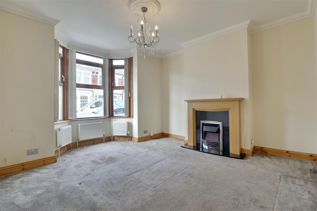 Property photo 3 of 18 8C9Fe4Fb-Bcbb-4C39-Ab64-3C2B80B2B4Fd_1_201_A.Jpeg