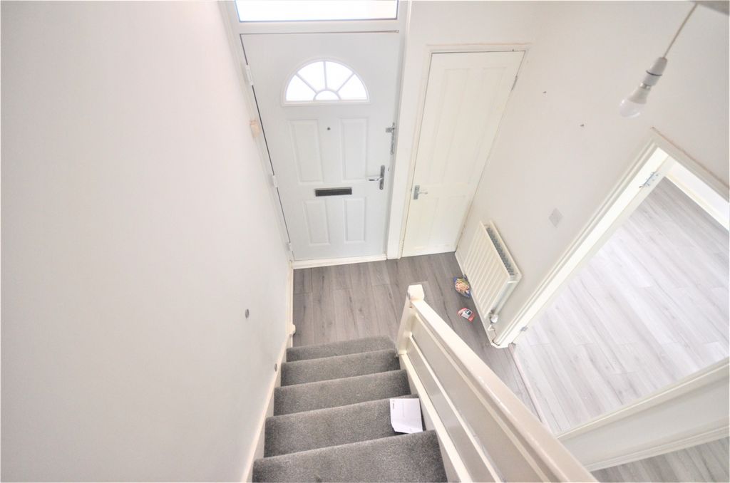 Property photo 3 of 8 Gallery