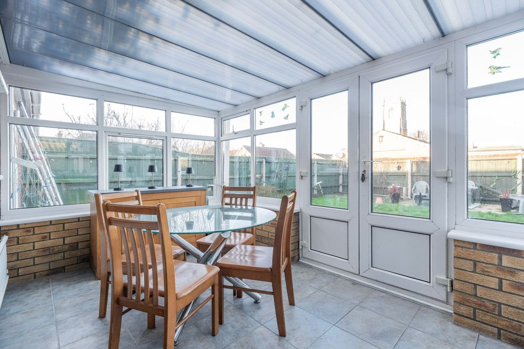 Property photo 2 of 22