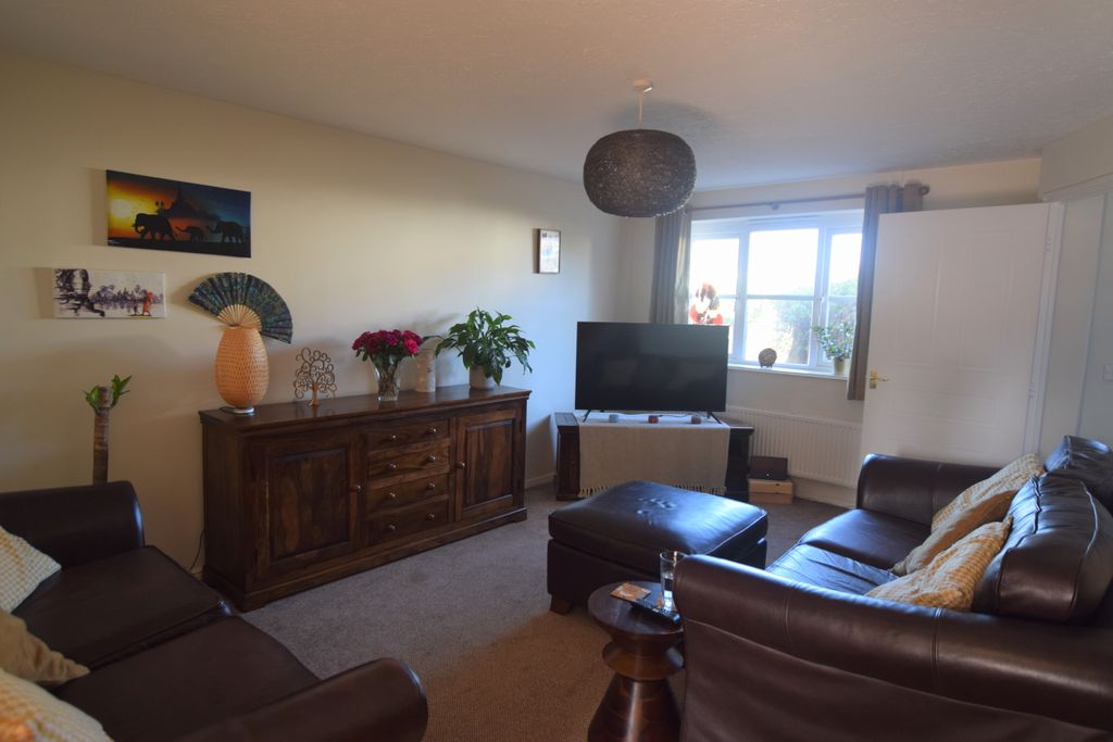 Property photo 2 of 15 Living Room