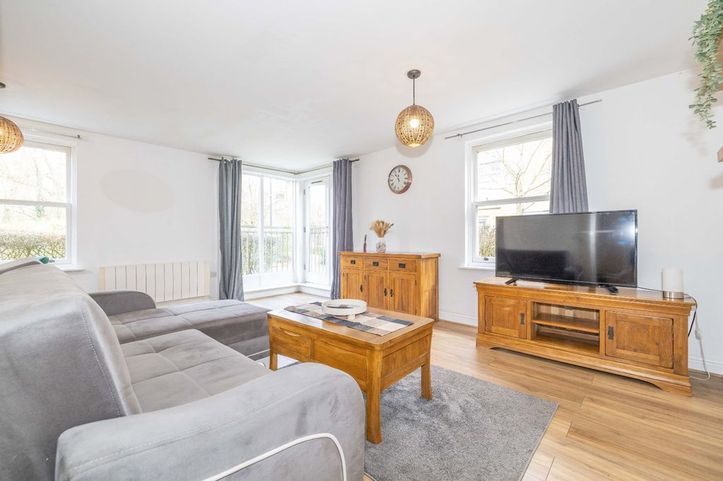 Property photo 2 of 7 Picture 2