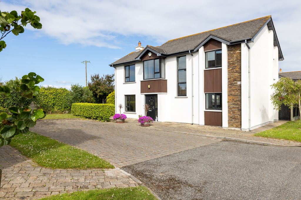 Property photo 2 of 31