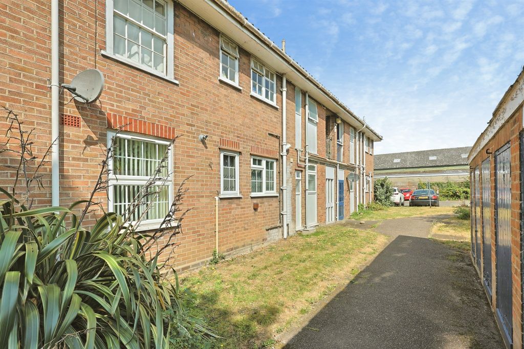 Property photo 1 of 15