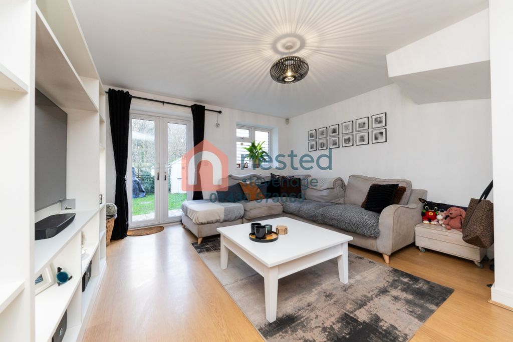 Property photo 2 of 10 Lounge