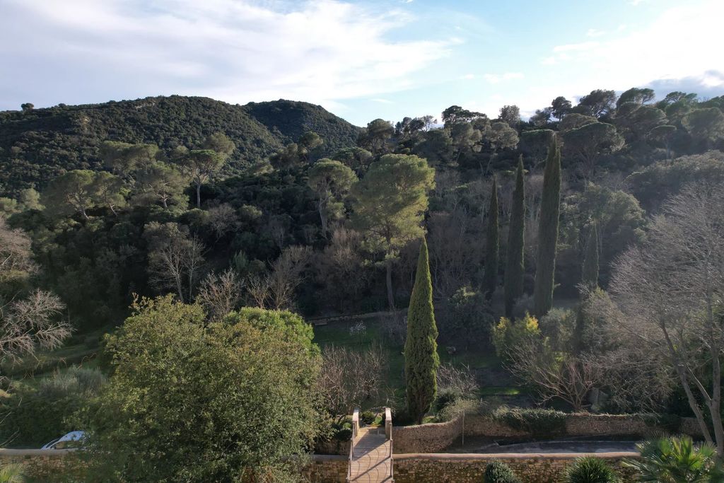 Property photo 3 of 51