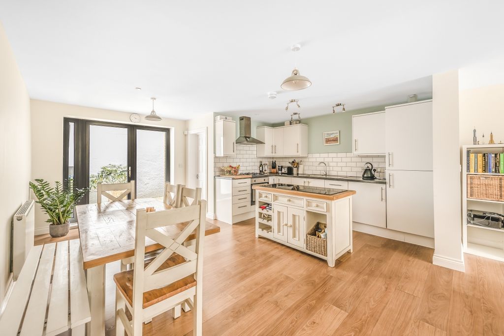 Property photo 2 of 17 369726 (2)