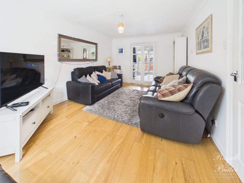 Property photo 2 of 15 Cam02127G0-Pr0411-Still002