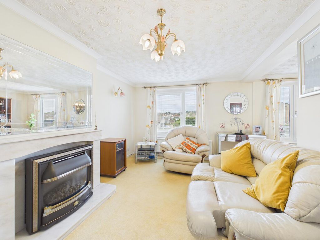 Property photo 3 of 20 Living Room