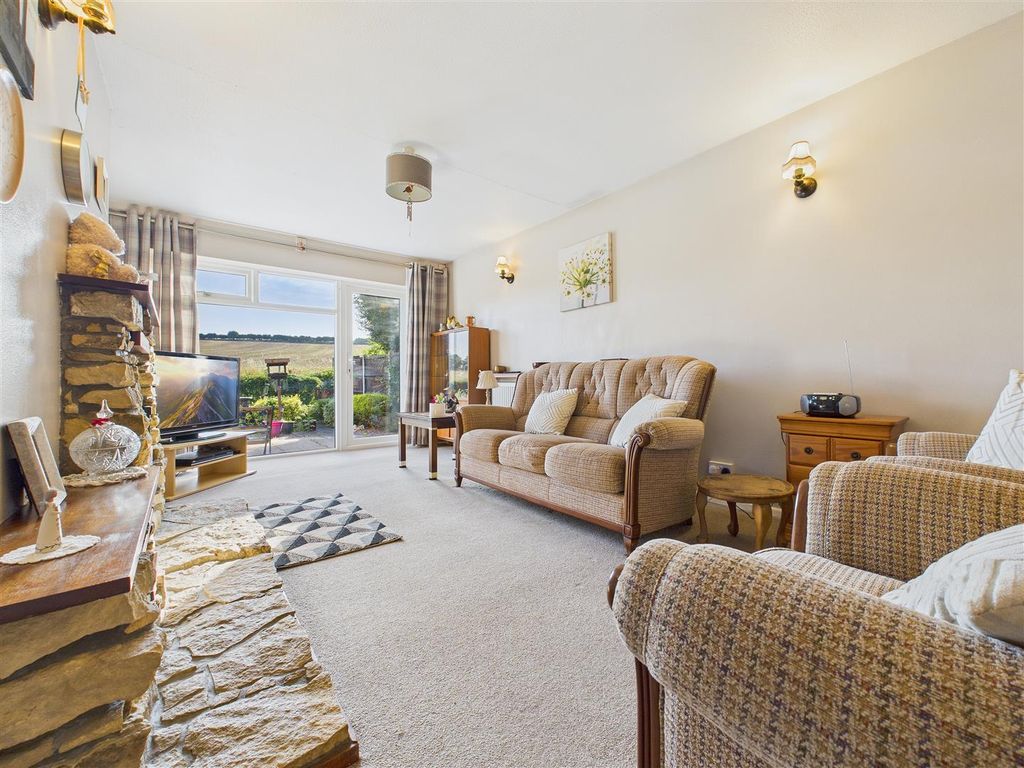 Property photo 3 of 12 Cam02453G0-Pr0162-Still005.Jpg