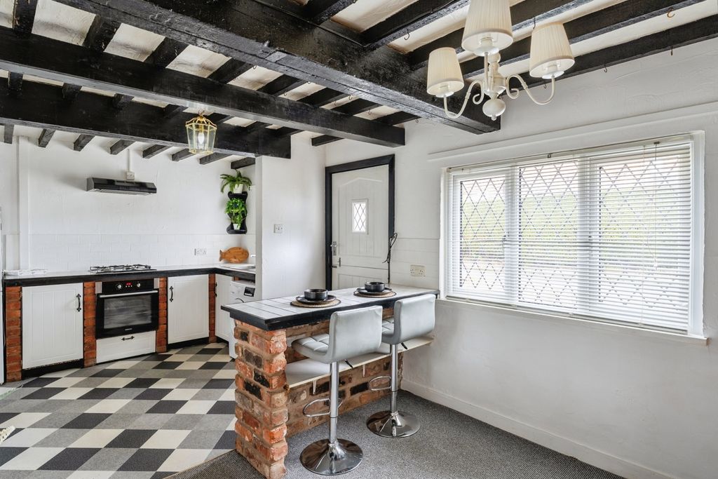 Property photo 3 of 16 Photo