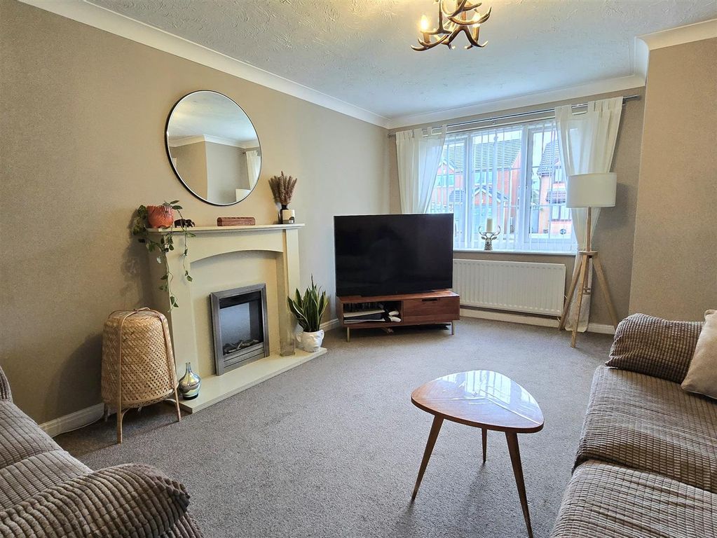 Property photo 2 of 15 Sitting Room