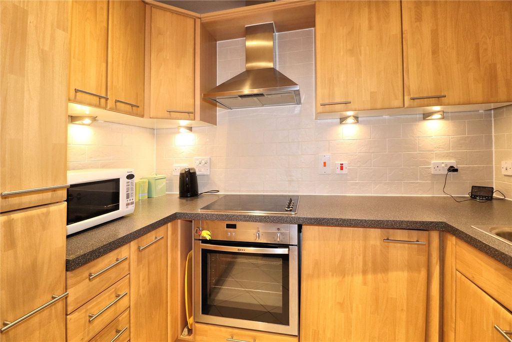 Property photo 2 of 10 Picture No. 12