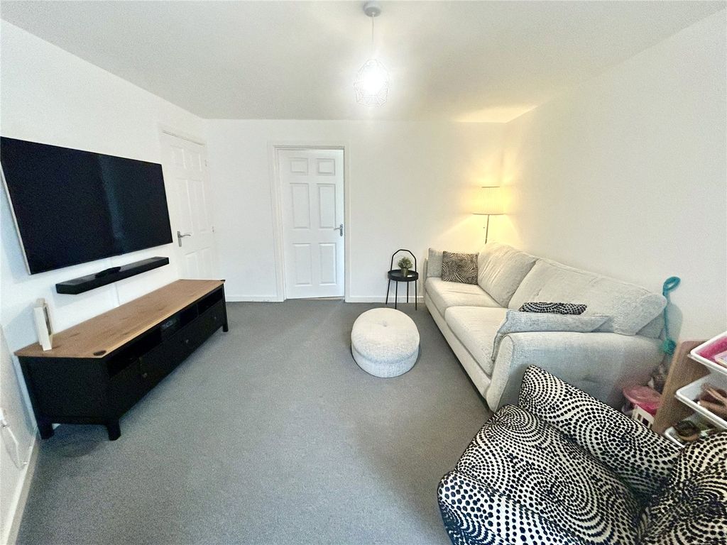 Property photo 2 of 17 Picture No. 02
