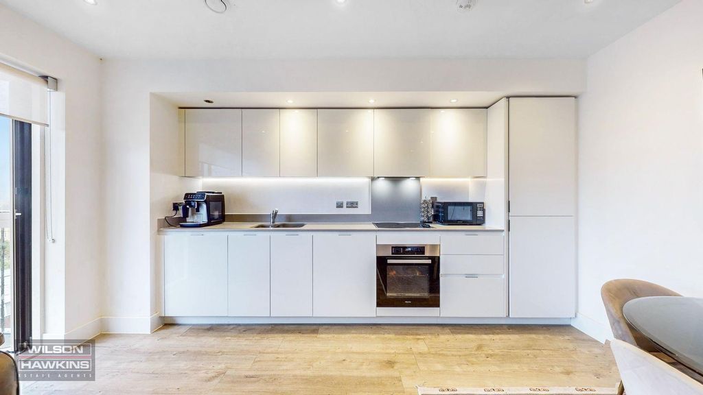 Property photo 2 of 13 65 Masters Court, Lyon Road - Bybezkzoddjind3c5i1Z