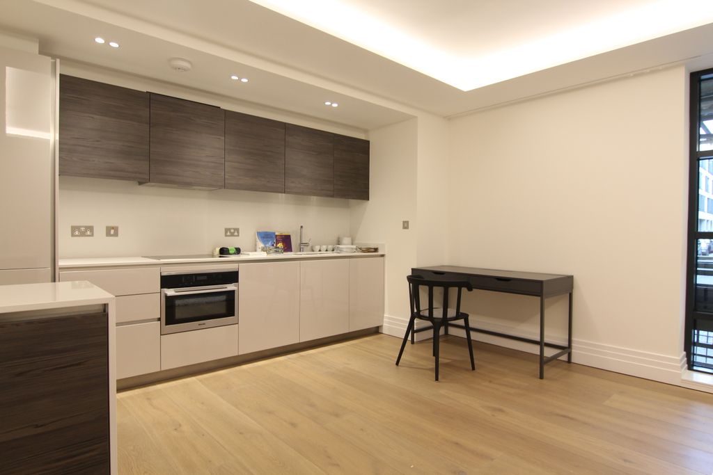 Property photo 1 of 10 Kitchen