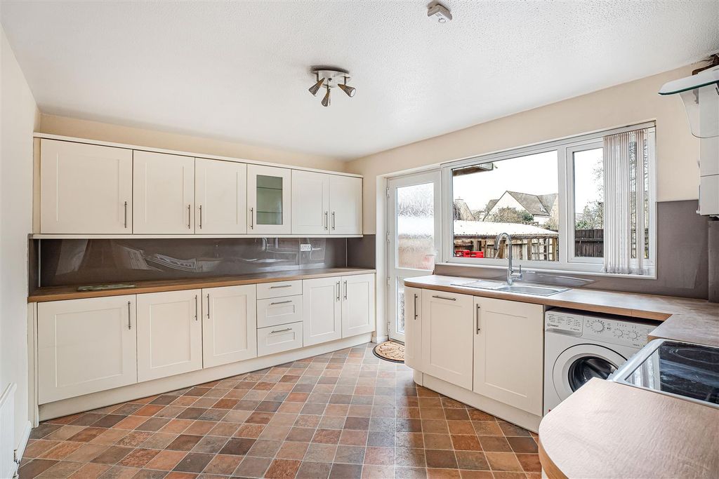 Property photo 2 of 14 5_73993.Jpg