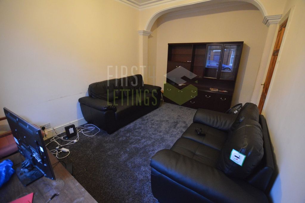 Property photo 2 of 10 Lounge