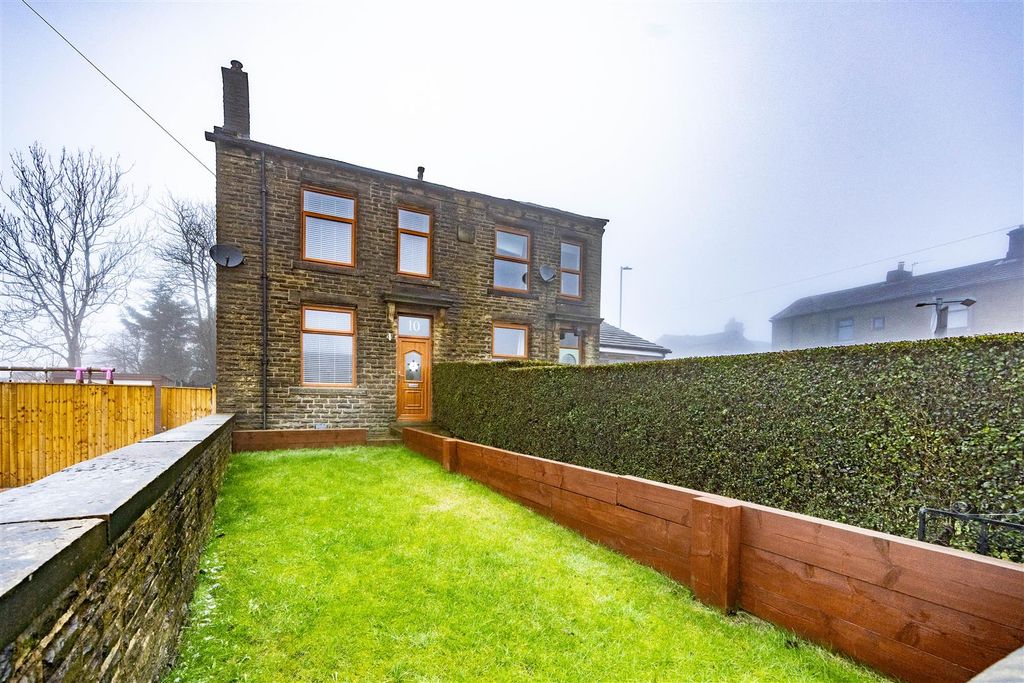 Property photo 2 of 26 10Fhqueens-040226-32.Jpeg