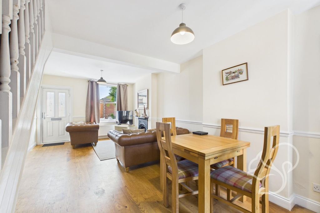 Property photo 2 of 17 Cam01659G0-Pr0485-Still014.Jpg