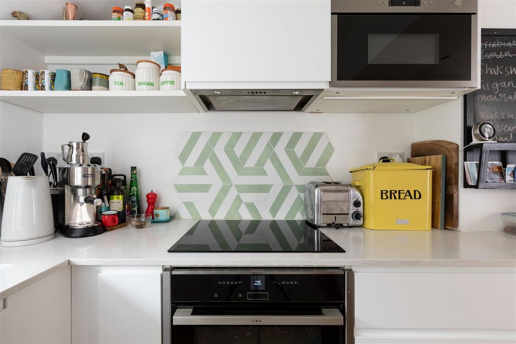 Property photo 3 of 31