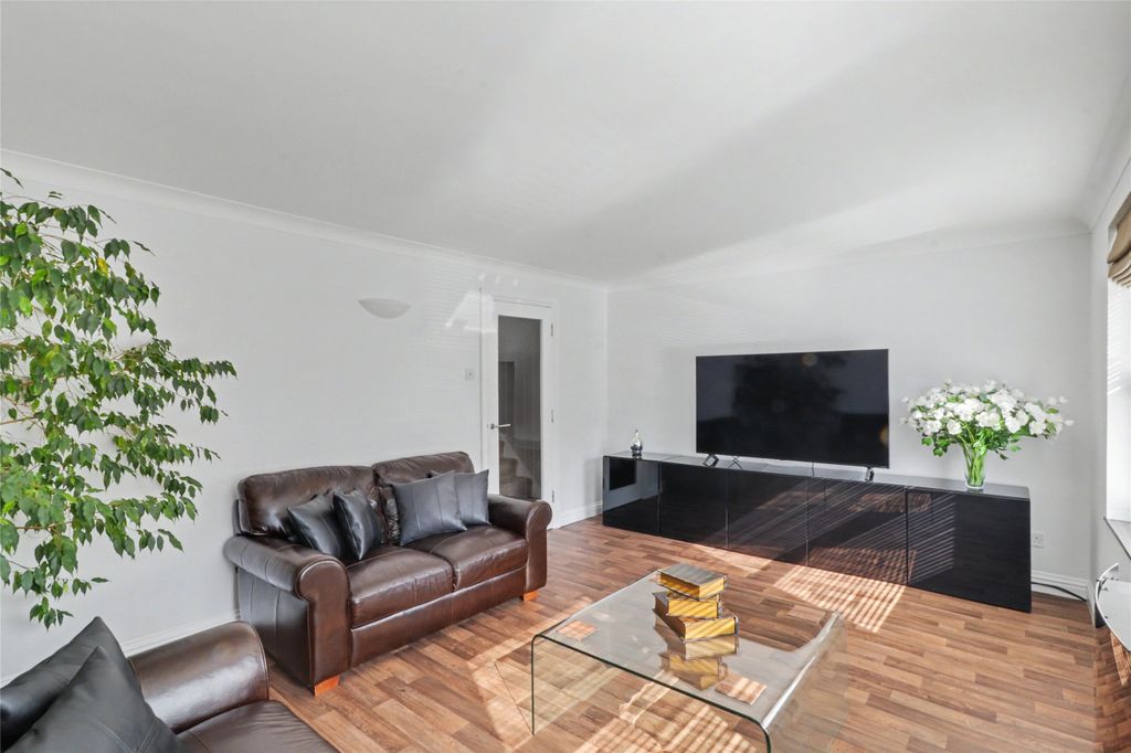 Property photo 3 of 13 3 - Picture No. 05