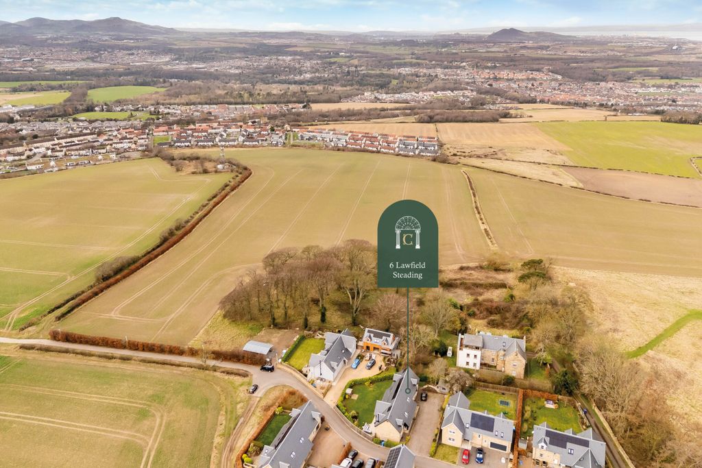 Property photo 3 of 38