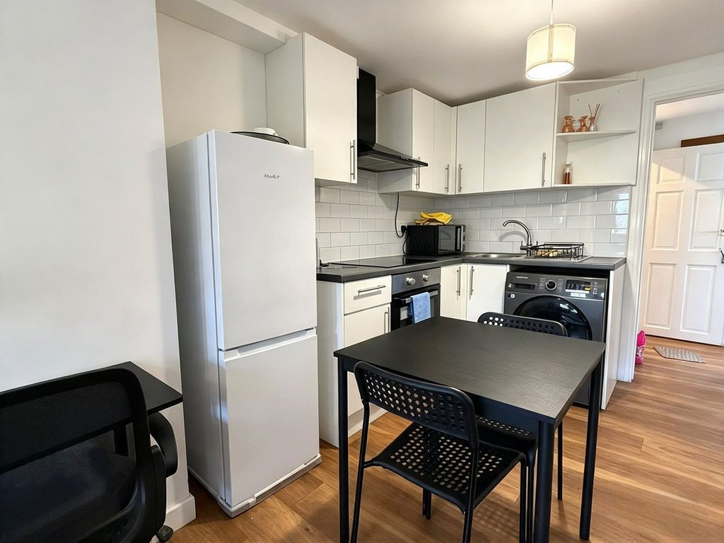 Property photo 2 of 4