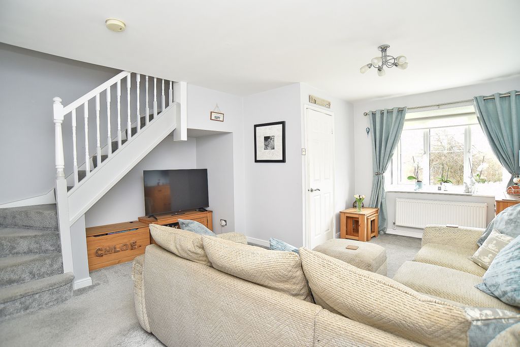 Property photo 2 of 20