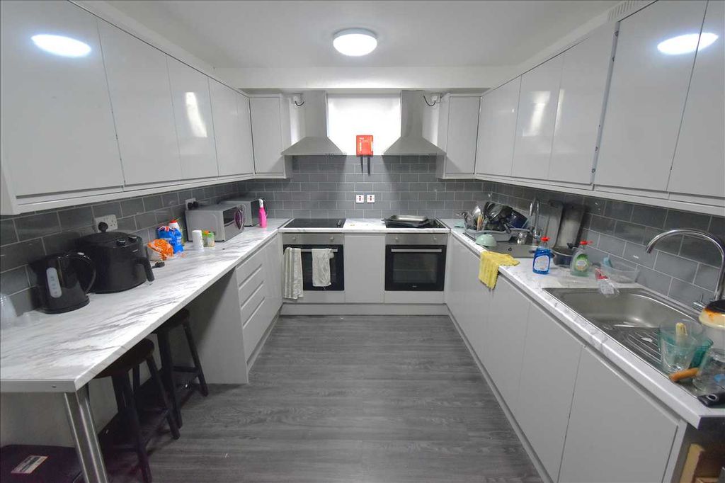 Property photo 3 of 3 Kitchen