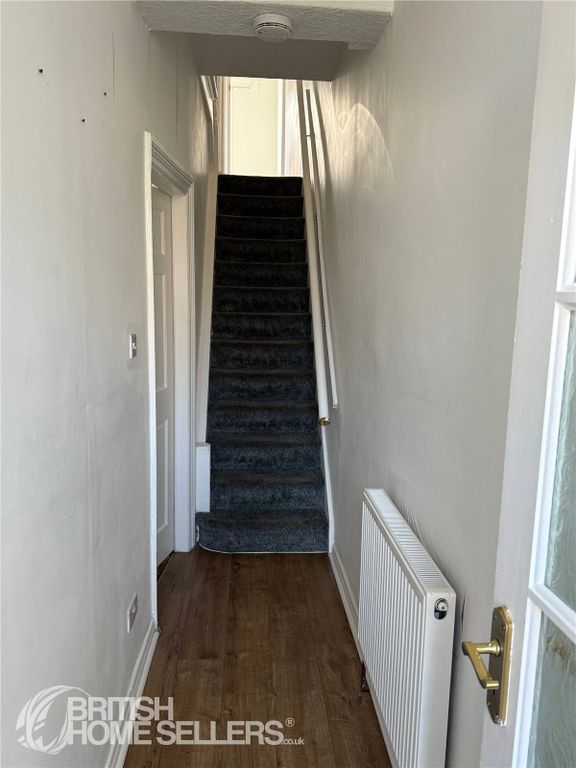 Property photo 2 of 16 Picture No. 14