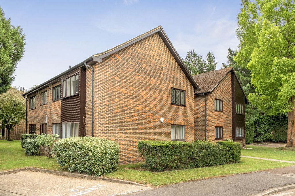Property photo 1 of 17 1484091-15-6A4395...