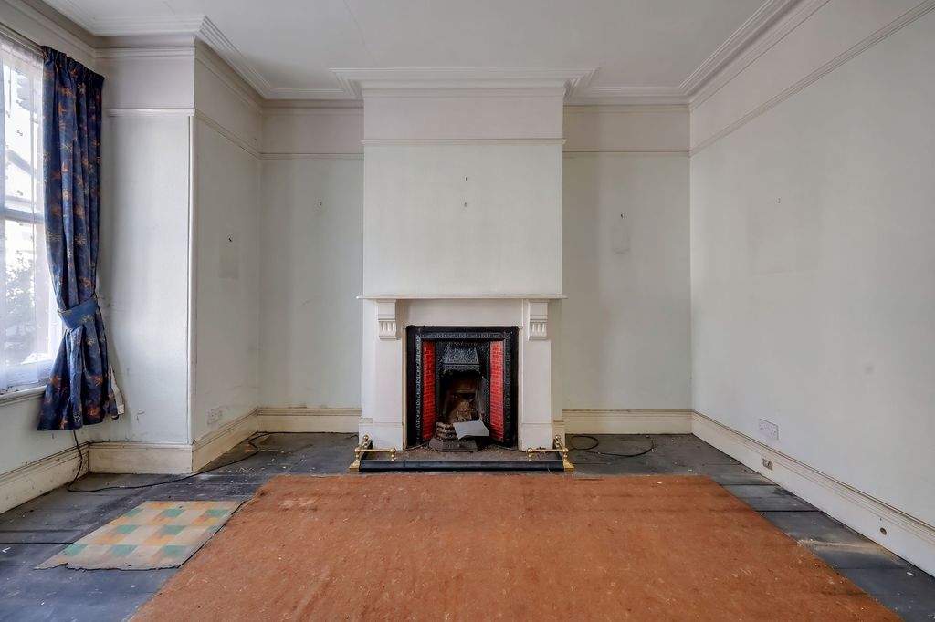 Property photo 2 of 9