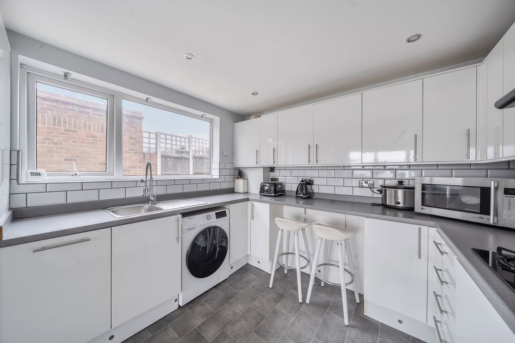 Additional image 10 of 2 bed flat for saleRoyal Esplanade, Ramsgate CT11