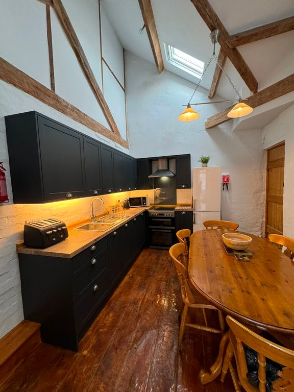 Property photo 2 of 22