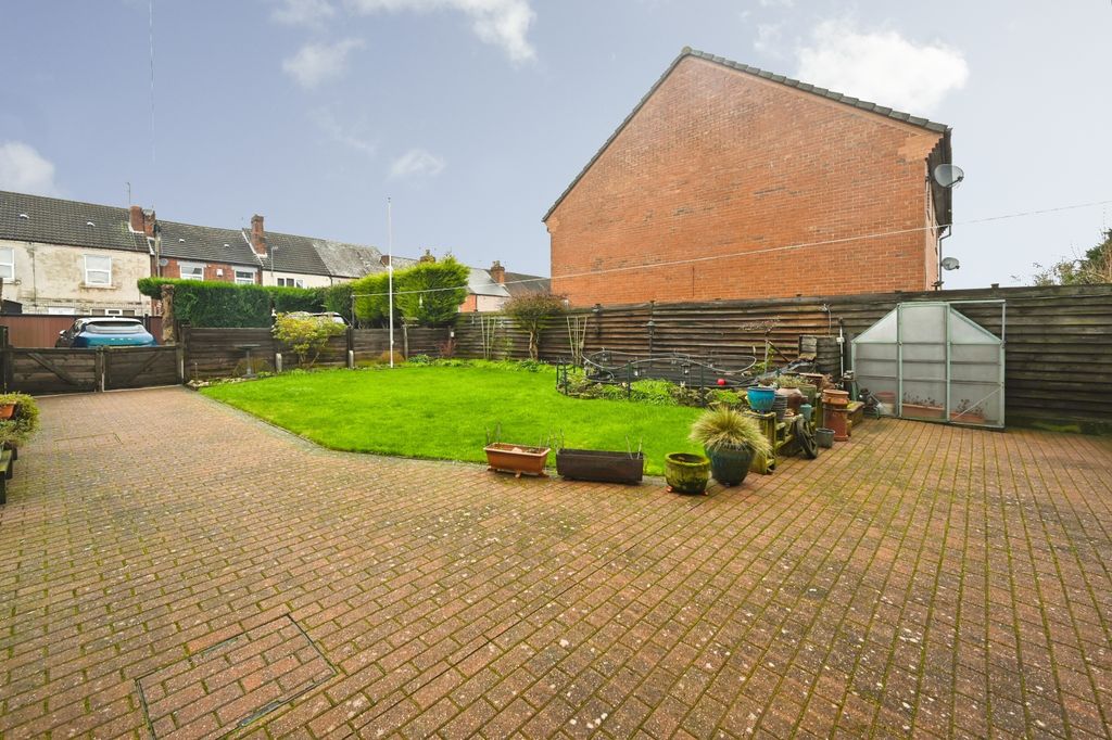 Property photo 3 of 16