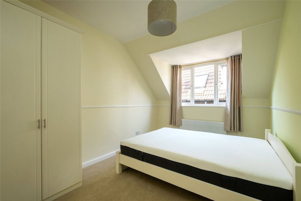 Property photo 3 of 6 Picture No. 10