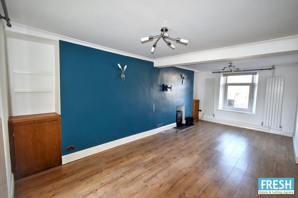 Property photo 3 of 29