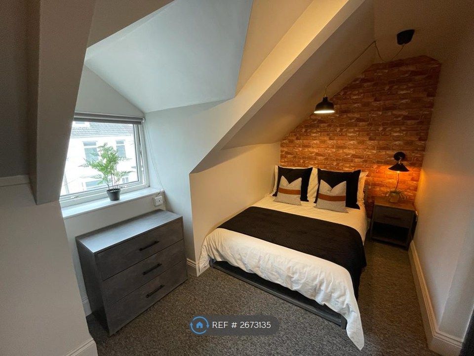 Property photo 1 of 9 Bed 5