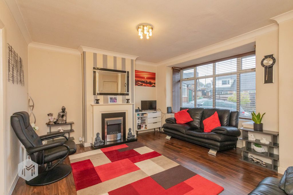 Property photo 3 of 17 Picture No. 05