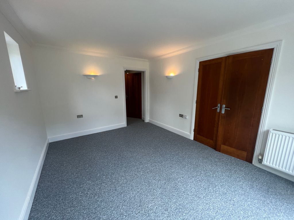 Property photo 2 of 9 Lounge