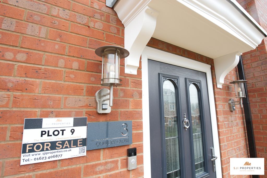 Property photo 3 of 24 Entrance