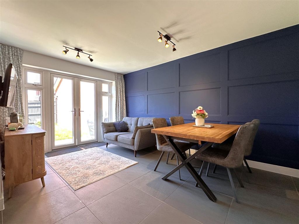 Property photo 2 of 21 Open-Plan Living/Dining Area 248