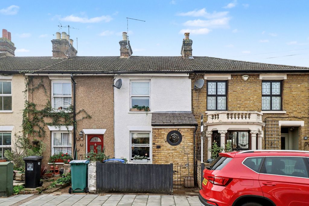 Property photo 2 of 11 External