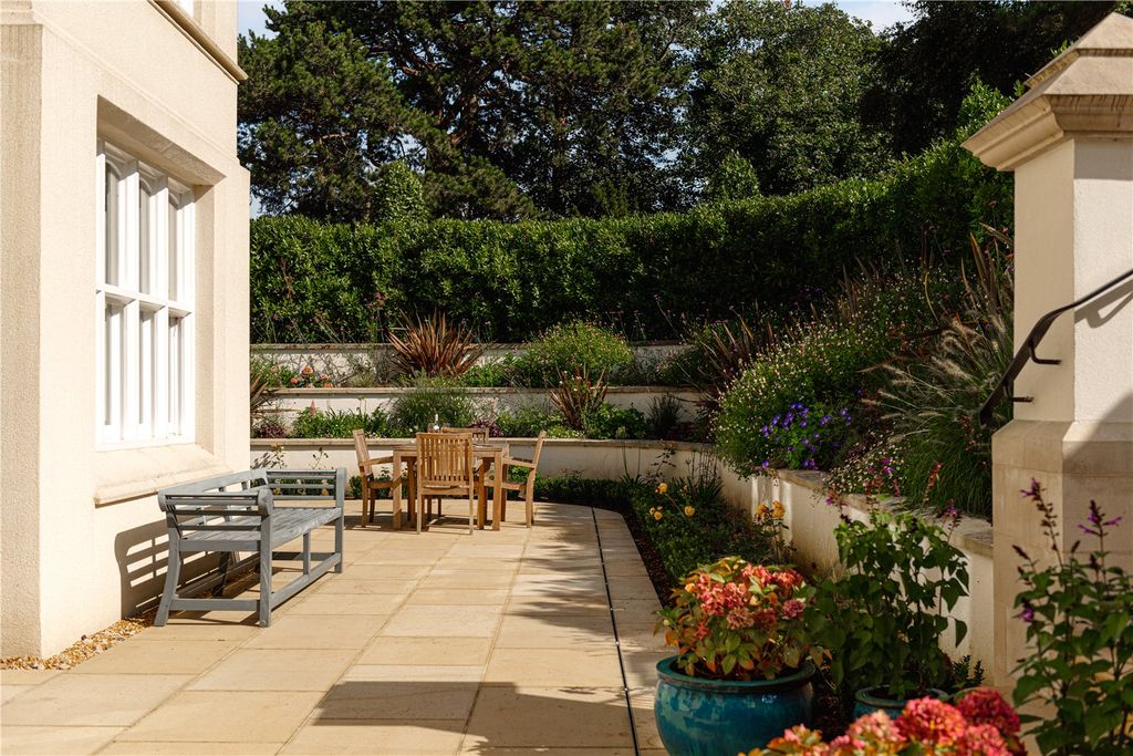 Property photo 3 of 34 Garden Terrace